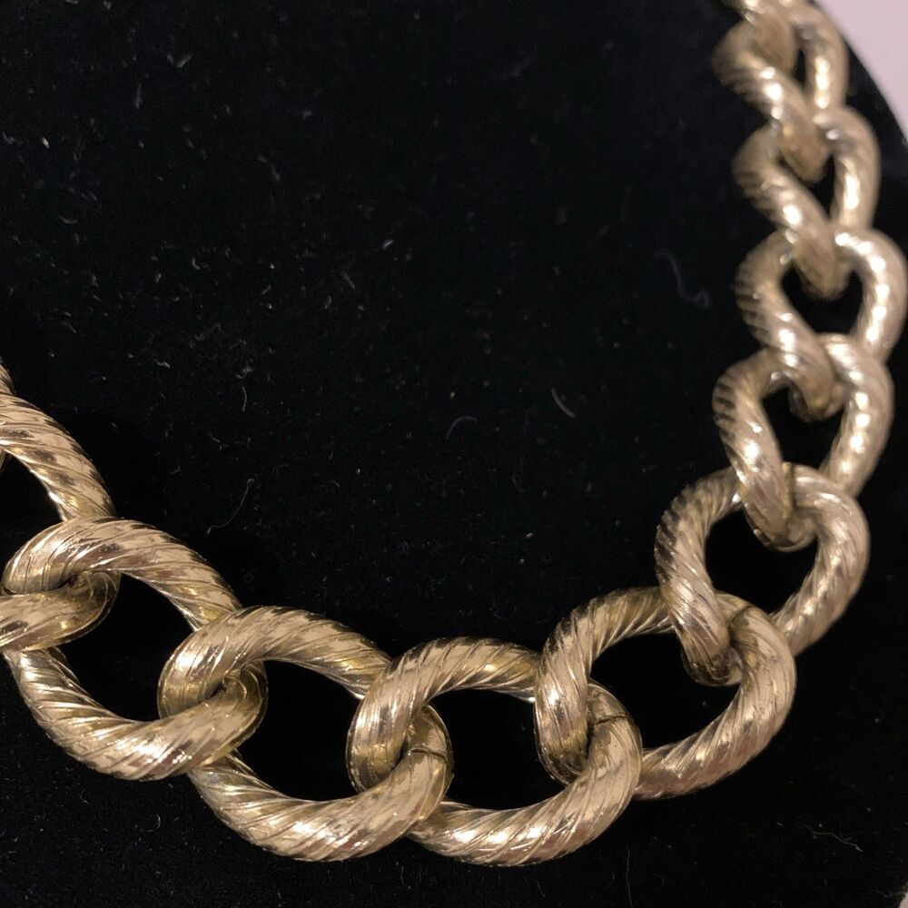 Vintage Chunky Twisted Rope Necklace Gold Tone Toggle Clasp 19” - Picture 3 of 6